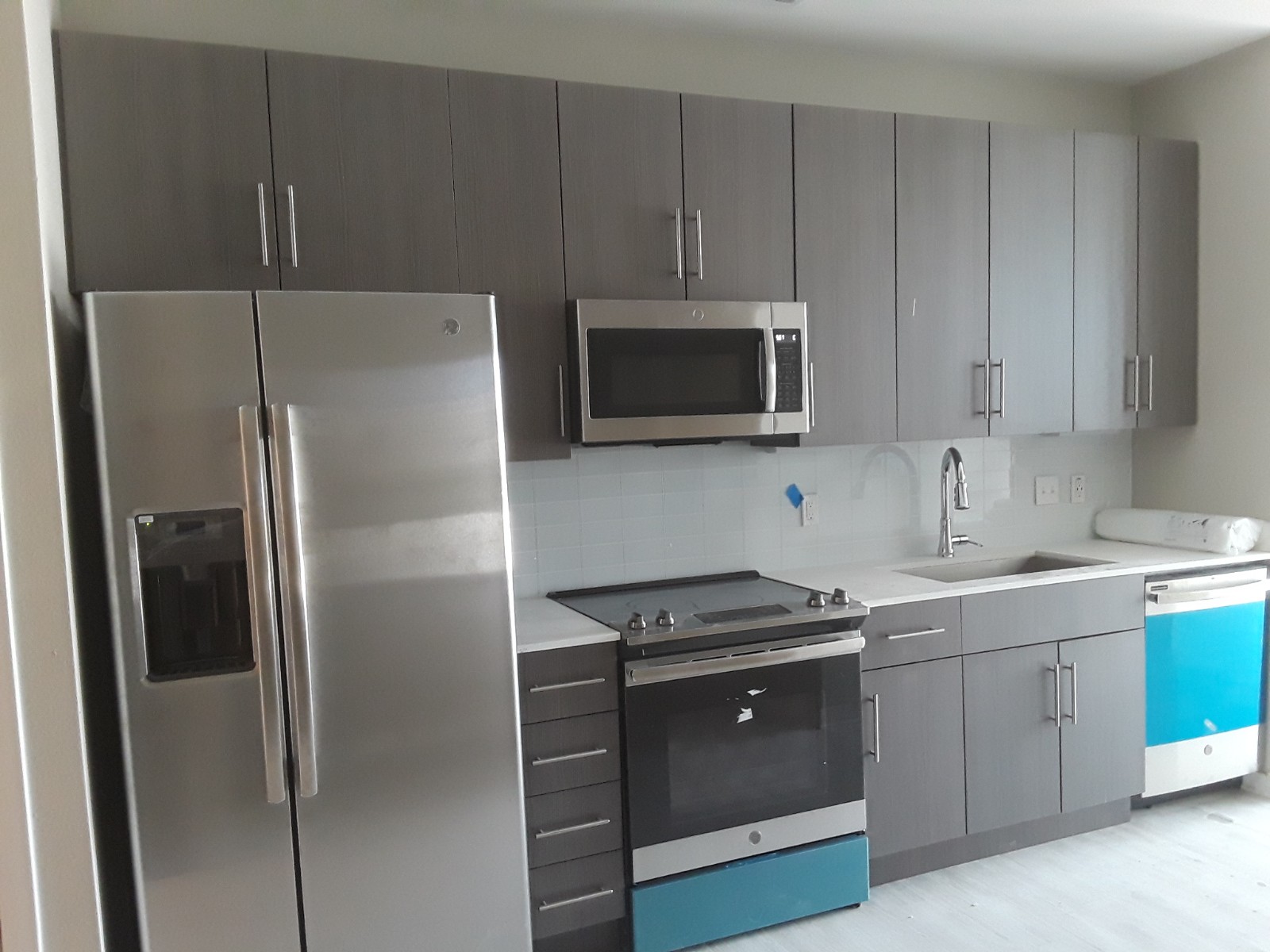 Light wood kitchen install